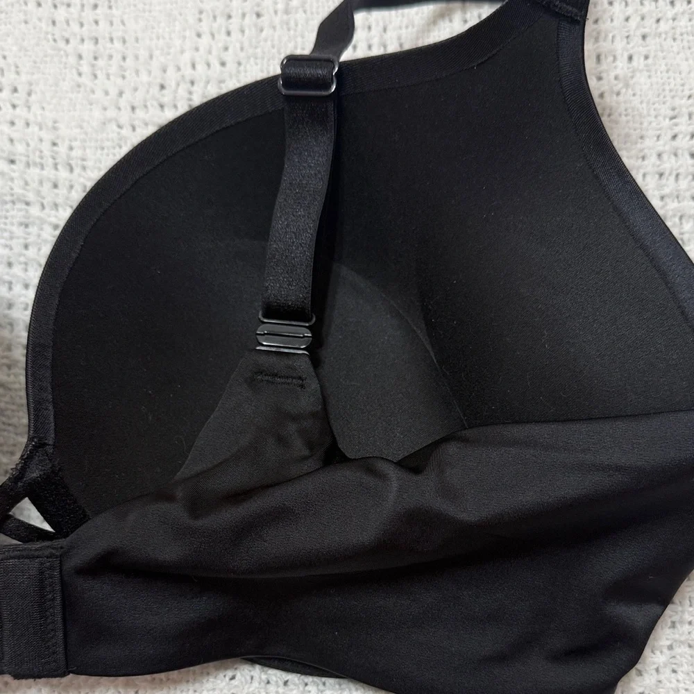 Victoria's Secret Sleek Black Bra - Picture 5 of 5